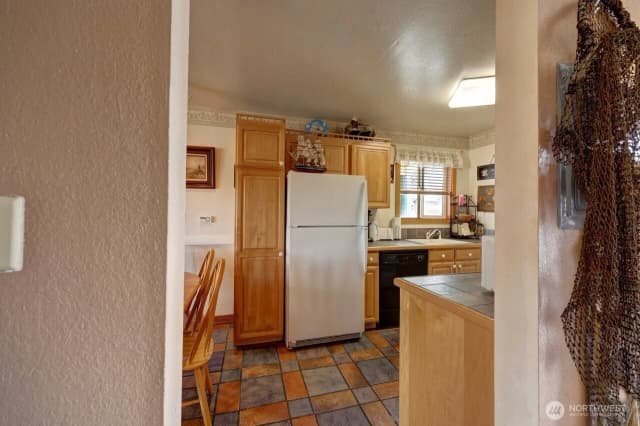 Property photo for 210 26th Street Nw #203-4, Long Beach photo 5