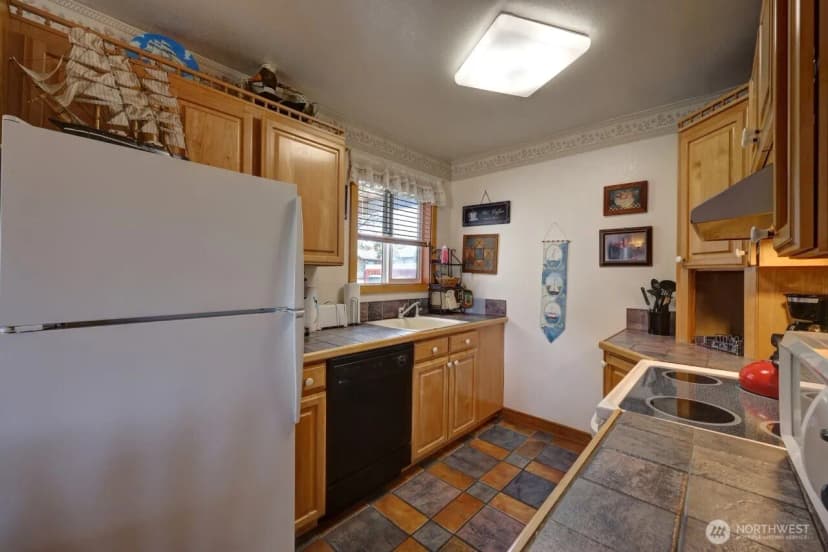 Property photo for 210 26th Street Nw #203-4, Long Beach photo 6