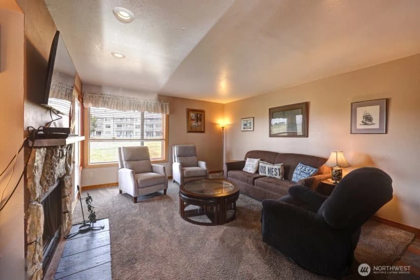 Property photo for 210 26th Street Nw #203-4, Long Beach photo 12