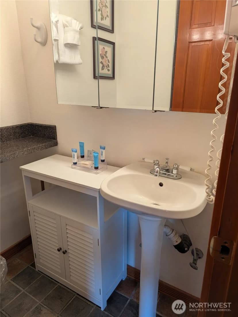 Property photo for 210 26th Street Nw #203-4, Long Beach photo 30