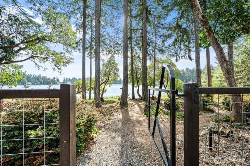 Property photo for 11013 Bayview Circle, Anderson Island photo 37