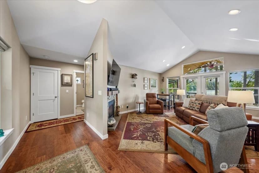 Property photo for 11013 Bayview Circle, Anderson Island photo 14