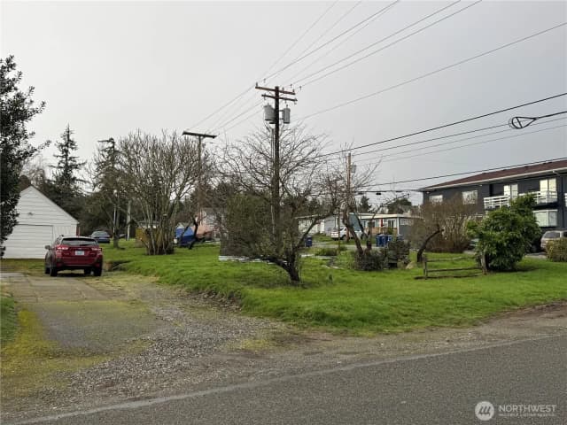 Property photo for 817 34th Street, Anacortes photo 2