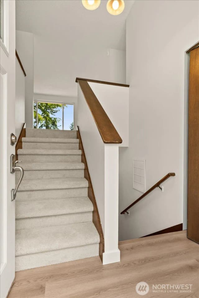 Property photo for 9236 Ne 136 Place, Kirkland photo 5
