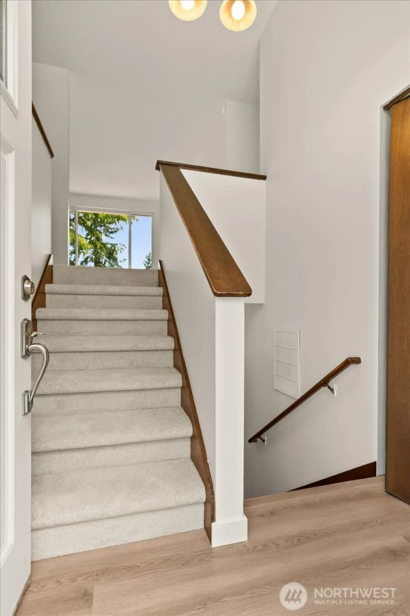 Property photo for 9236 Ne 136 Place, Kirkland photo 5