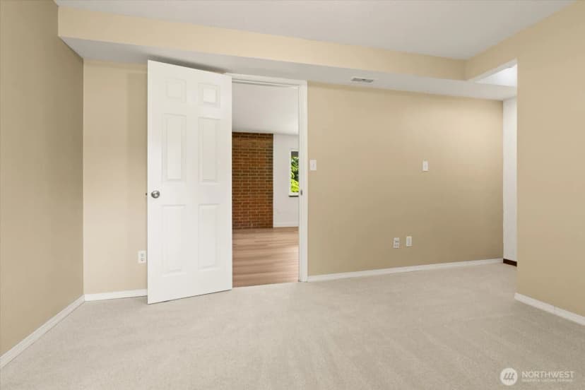 Property photo for 9236 Ne 136 Place, Kirkland photo 33