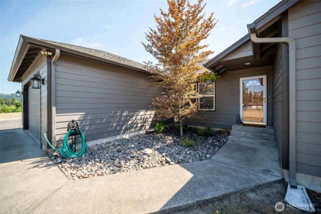 Property photo for 195 Bay Point Drive, Castle Rock photo 4