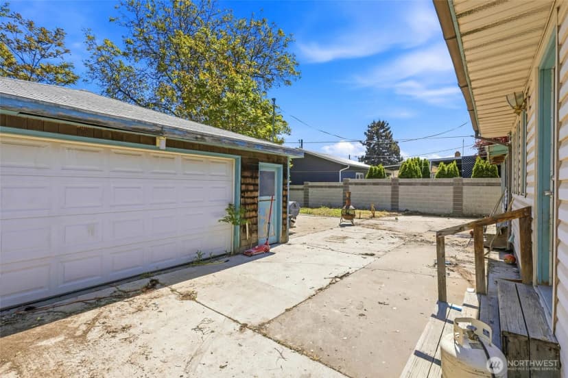 Property photo for 629 S Conway Street, Kennewick photo 3