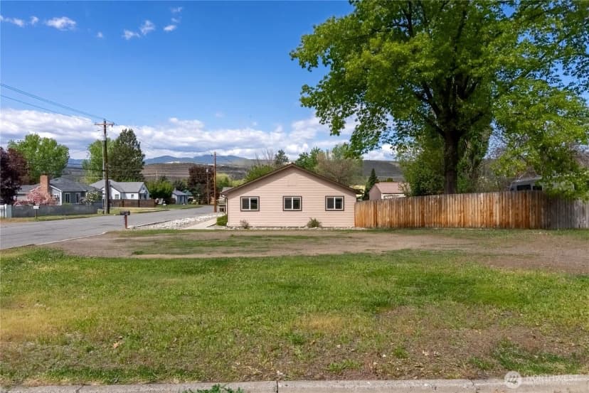 Property photo for 117 E 7th Street, Tonasket photo 12