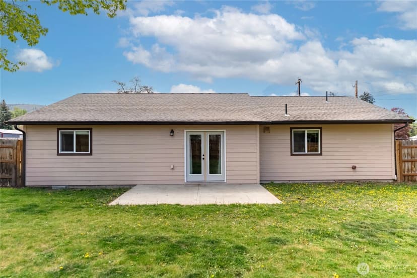 Property photo for 117 E 7th Street, Tonasket photo 7