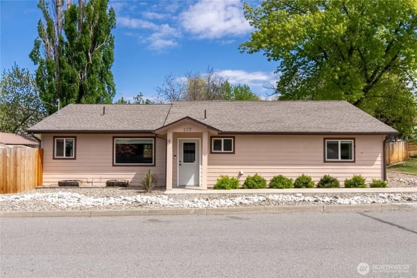 Property photo for 117 E 7th Street, Tonasket