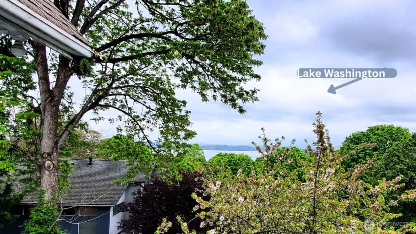Property photo for 3004 E Yesler Way, Seattle photo 4