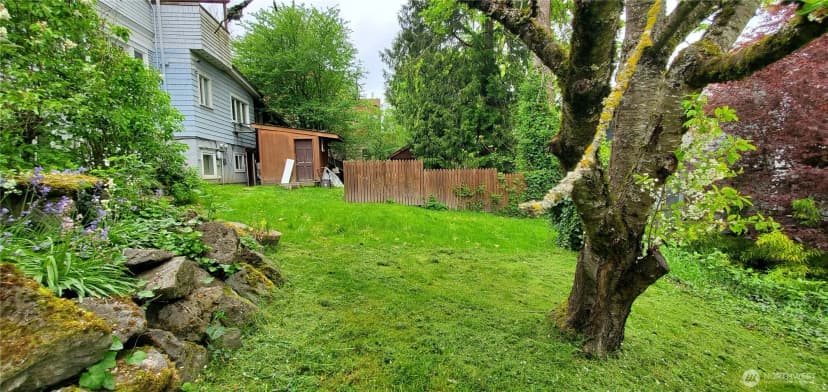 Property photo for 3004 E Yesler Way, Seattle photo 2