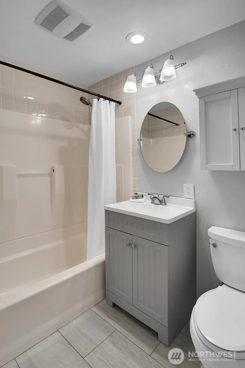 Property photo for 12117 Ne 143rd Place, Kirkland photo 14