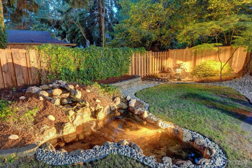 Property photo for 12117 Ne 143rd Place, Kirkland photo 27