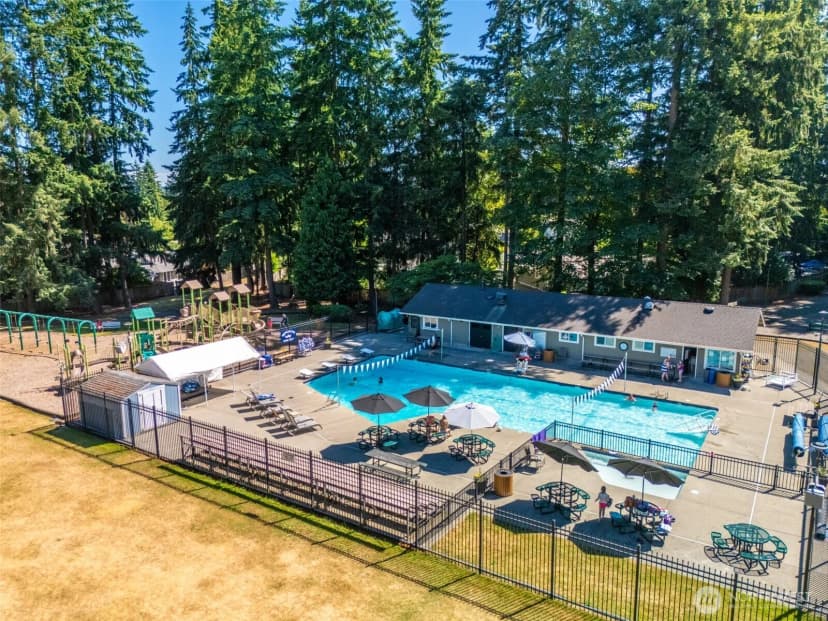 Property photo for 12117 Ne 143rd Place, Kirkland photo 31