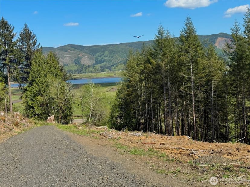 Property photo for 8464 Us Highway 101, South Bend