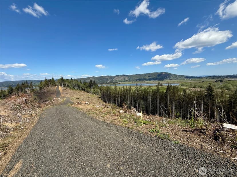 Property photo for 8464 Us Highway 101, South Bend photo 16