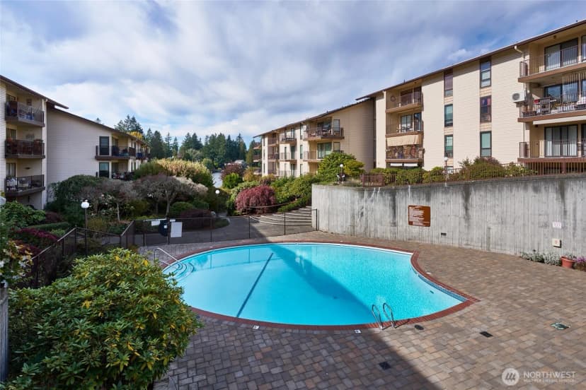 Property photo for 13229 Linden Avenue N #403b, Seattle photo 26