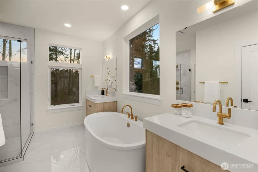 Property photo for 8403 Ne 137th Street, Kirkland photo 22