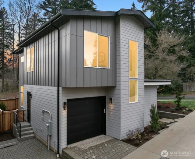 Property photo for 8403 Ne 137th Street, Kirkland photo 3