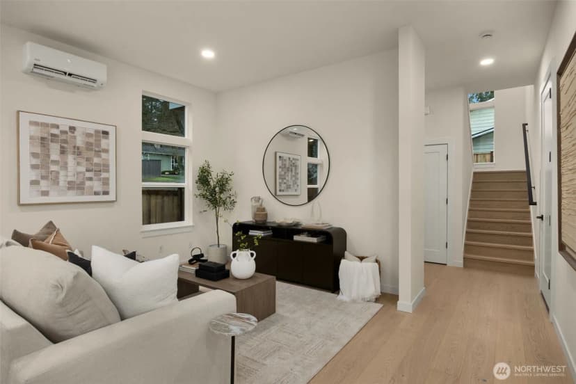 Property photo for 8403 Ne 137th Street, Kirkland photo 7
