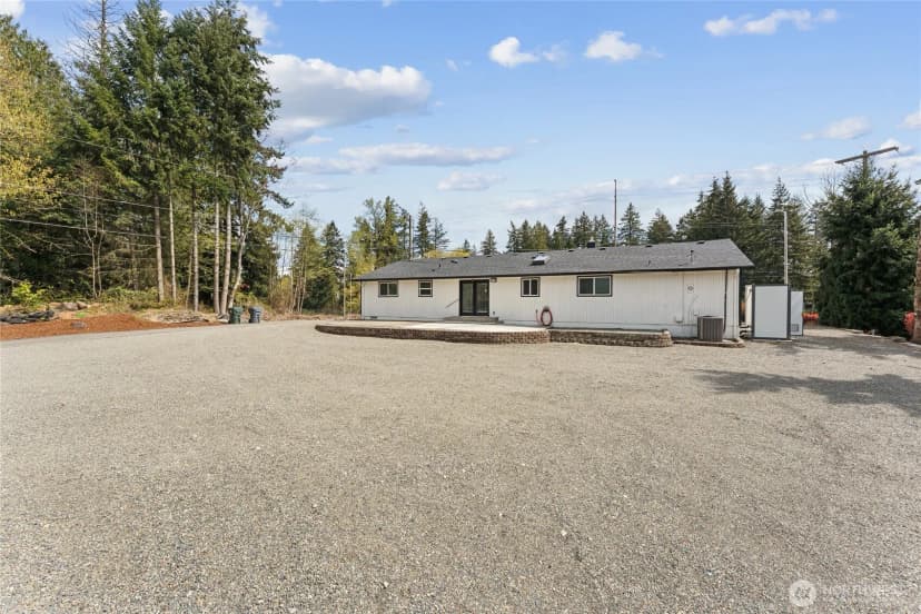Property photo for 15422 Canyon Road E, Puyallup photo 6