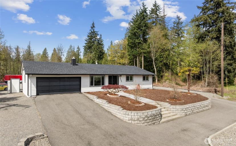Property photo for 15422 Canyon Road E, Puyallup photo 2