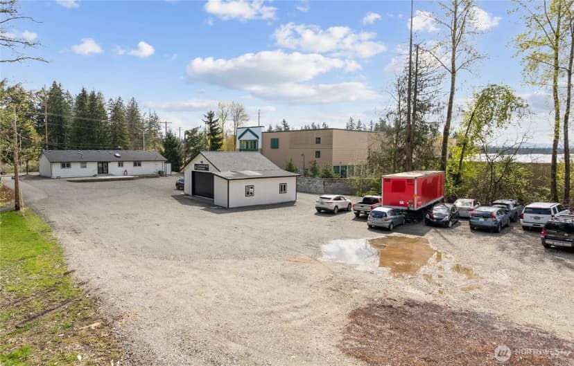 Property photo for 15422 Canyon Road E, Puyallup photo 4