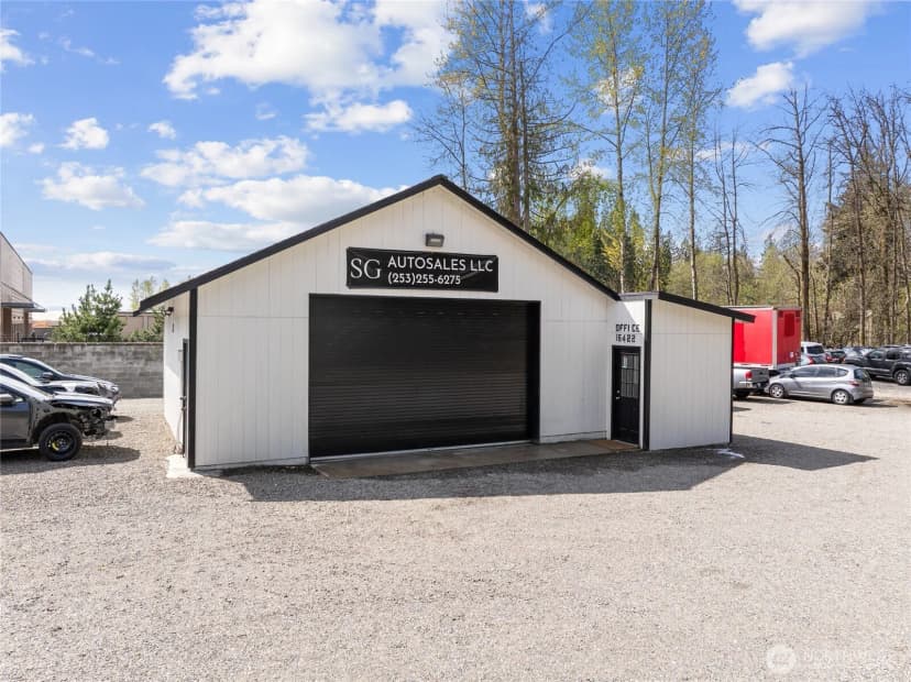 Property photo for 15422 Canyon Road E, Puyallup photo 5
