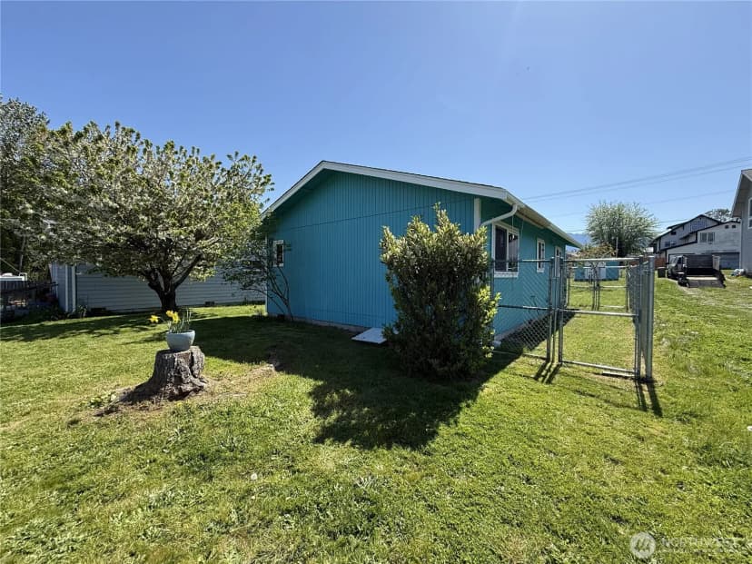 Property photo for 910 W 16th Street, Port Angeles photo 21