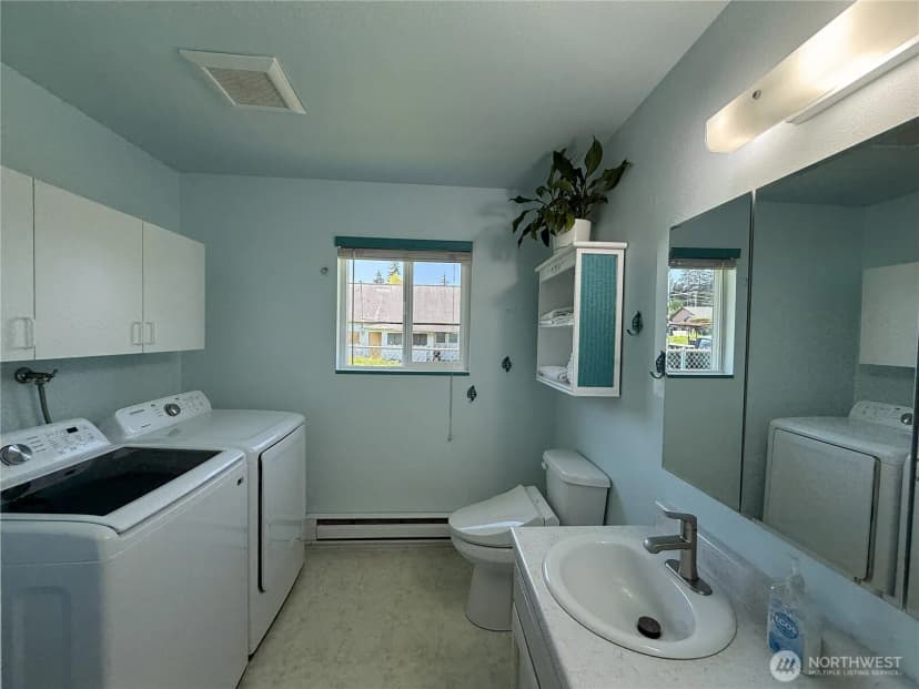 Property photo for 910 W 16th Street, Port Angeles photo 9