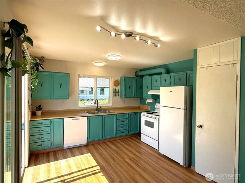 Property photo for 910 W 16th Street, Port Angeles photo 6