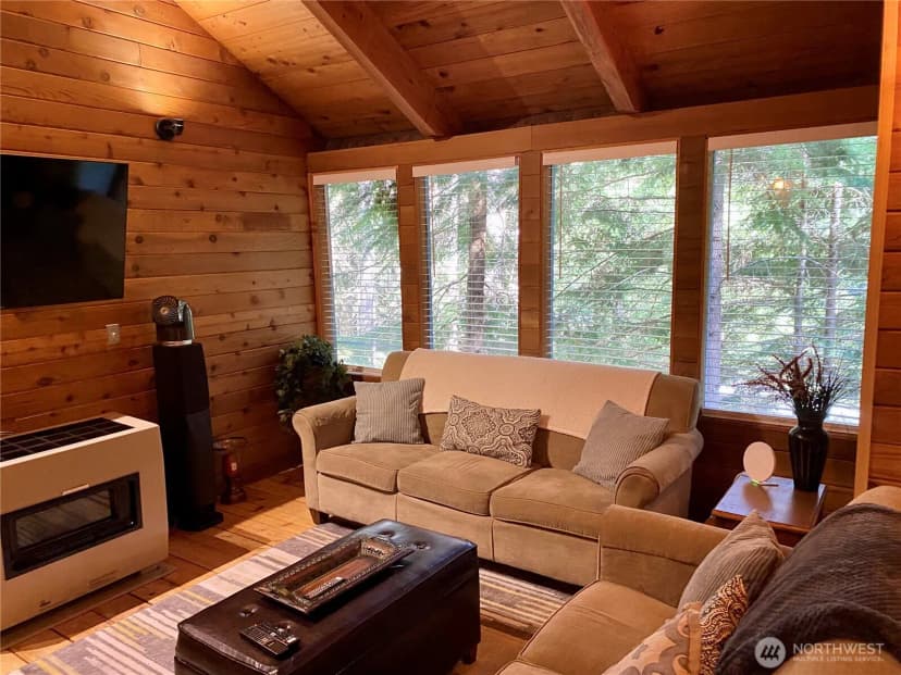 Property photo for 16726 Mountain Side Drive E, Greenwater photo 2