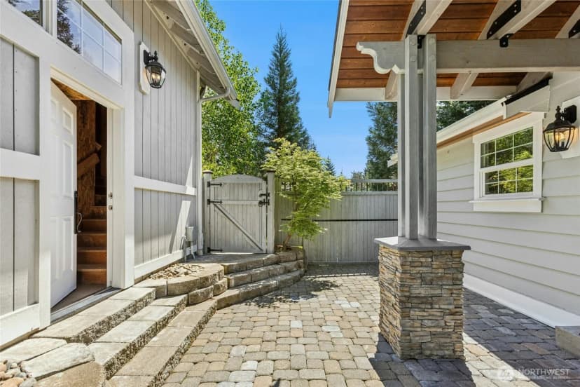 Property photo for 13606 Woodinville Redmond Road Ne, Redmond photo 26