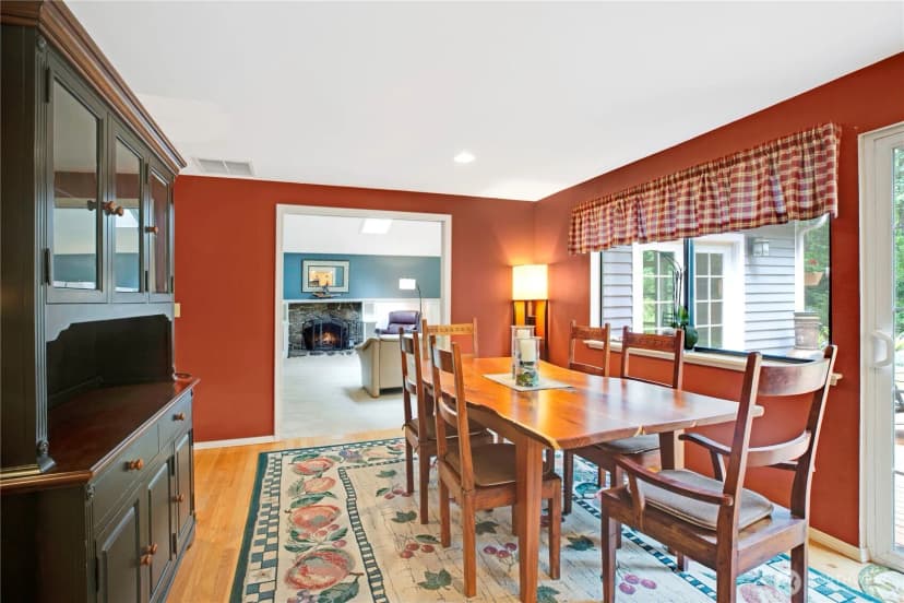 Property photo for 4320 Palomino Drive Ne, Bainbridge Island photo 9