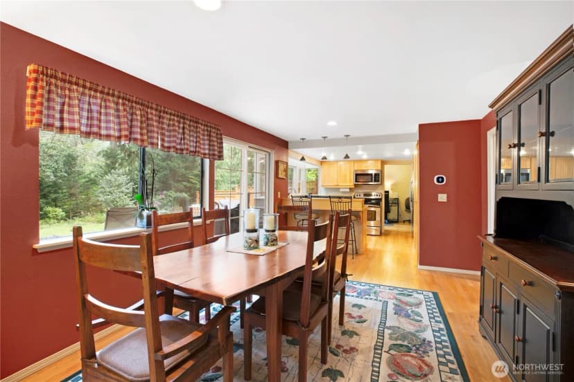 Property photo for 4320 Palomino Drive Ne, Bainbridge Island photo 8