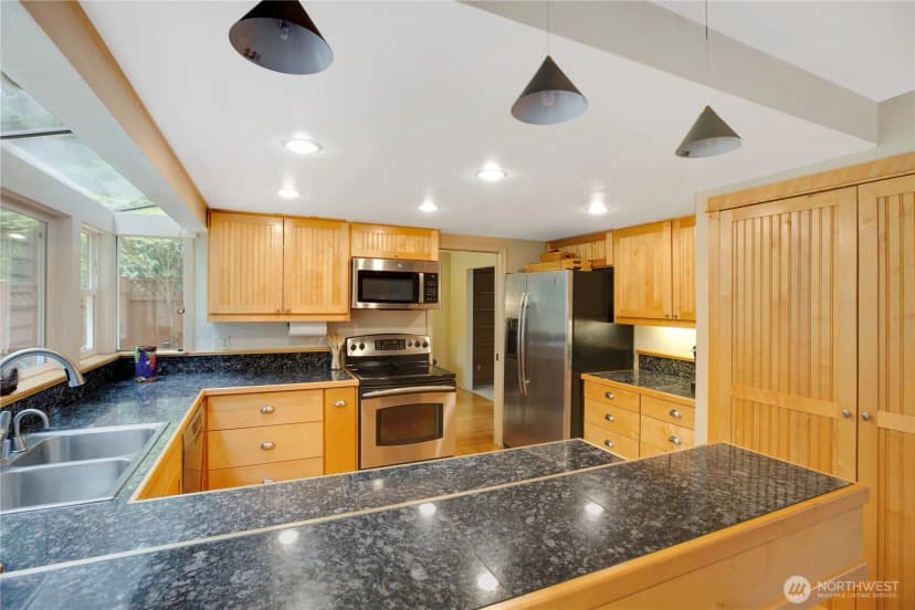 Property photo for 4320 Palomino Drive Ne, Bainbridge Island photo 13