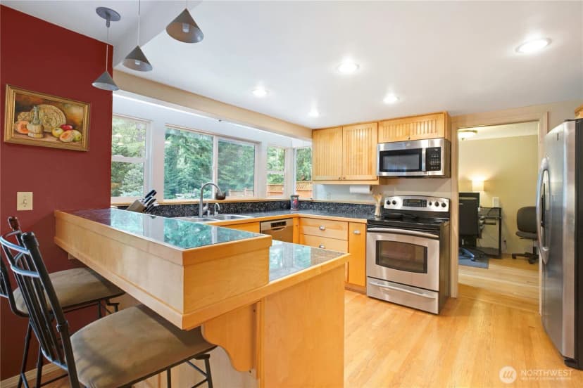 Property photo for 4320 Palomino Drive Ne, Bainbridge Island photo 10