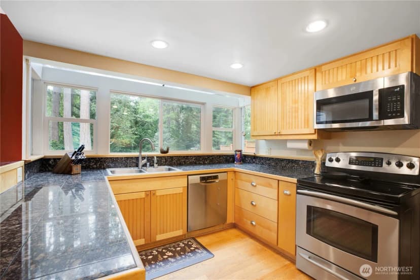 Property photo for 4320 Palomino Drive Ne, Bainbridge Island photo 12