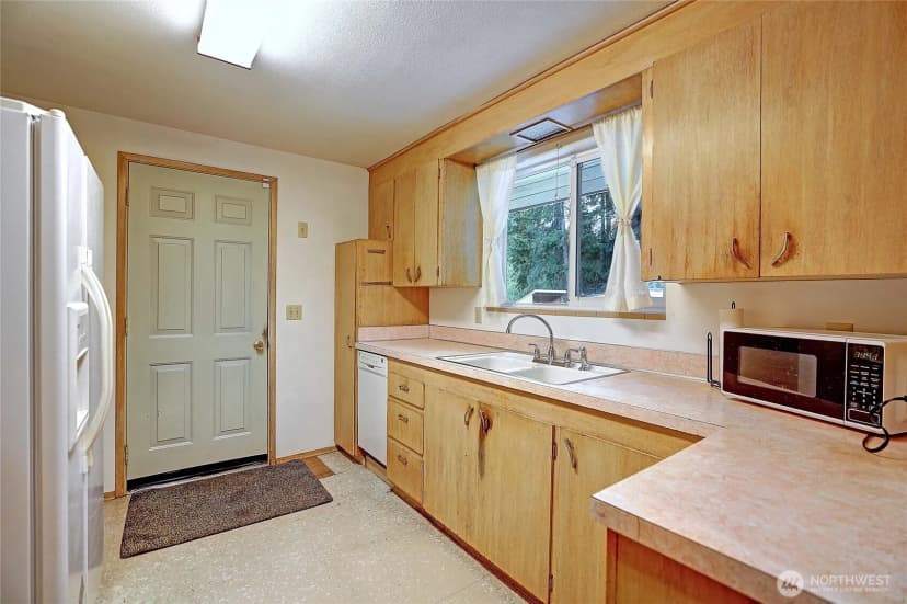 Property photo for 17810 Olympic View Drive, Edmonds photo 12