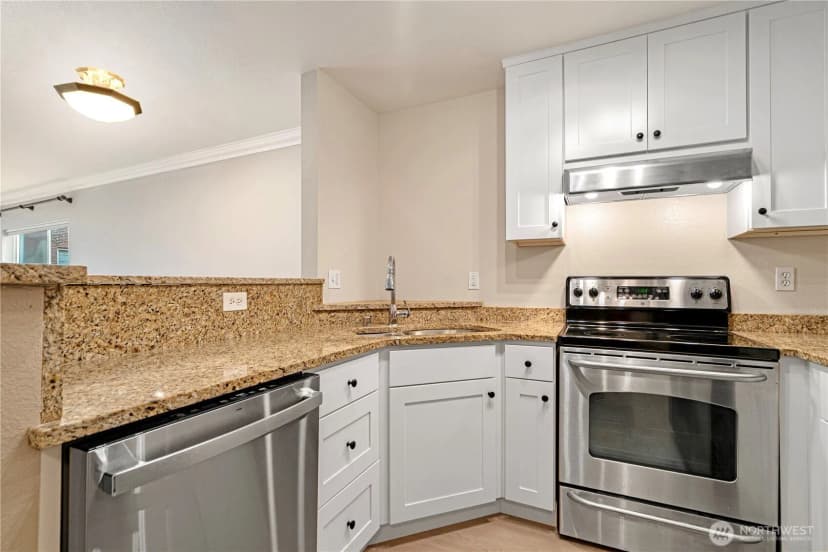 Property photo for 621 5th Ave N #103, Seattle photo 15