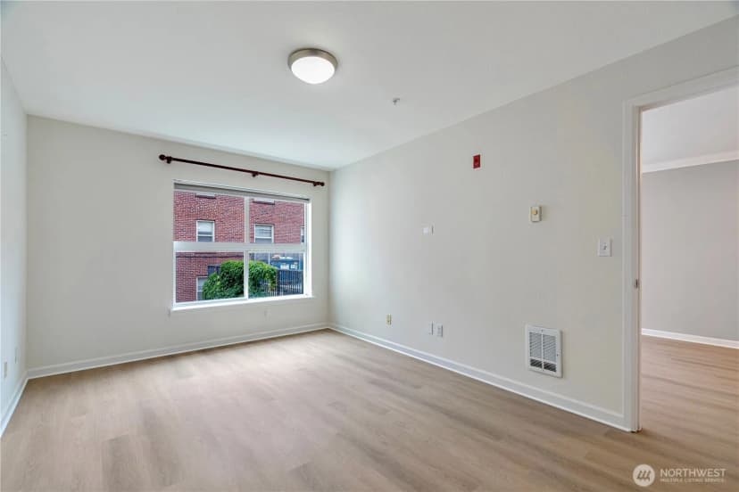 Property photo for 621 5th Ave N #103, Seattle photo 10