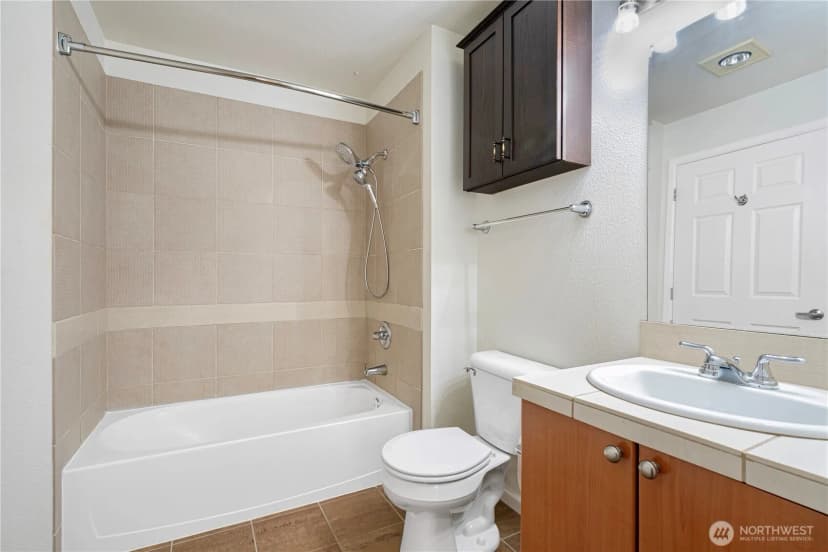 Property photo for 621 5th Ave N #103, Seattle photo 11