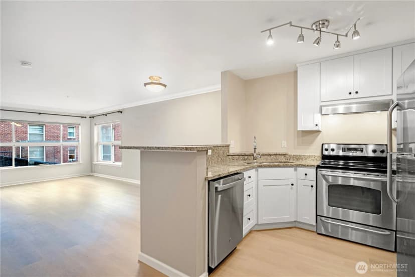 Property photo for 621 5th Ave N #103, Seattle photo 6