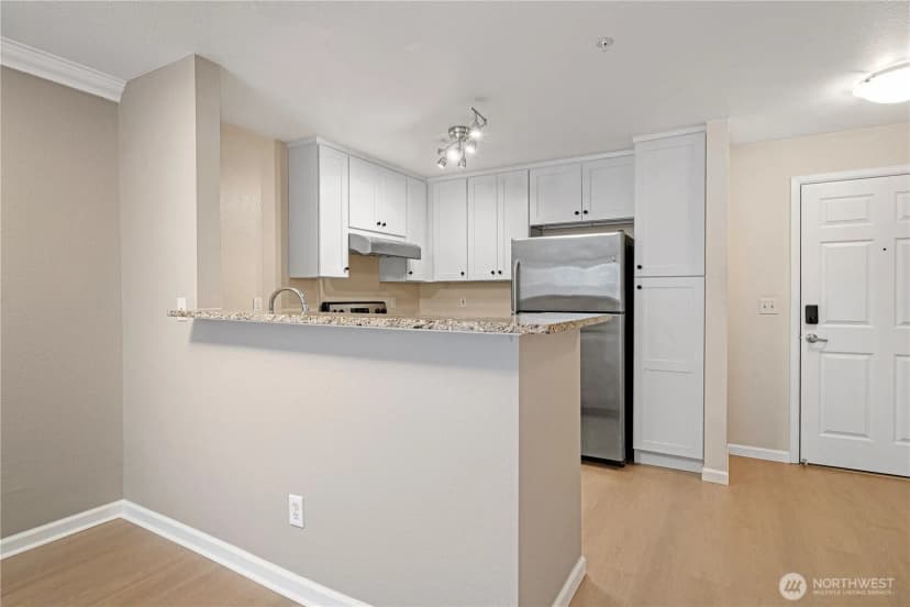 Property photo for 621 5th Ave N #103, Seattle photo 8