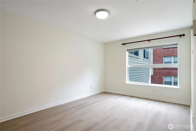 Property photo for 621 5th Ave N #103, Seattle photo 4