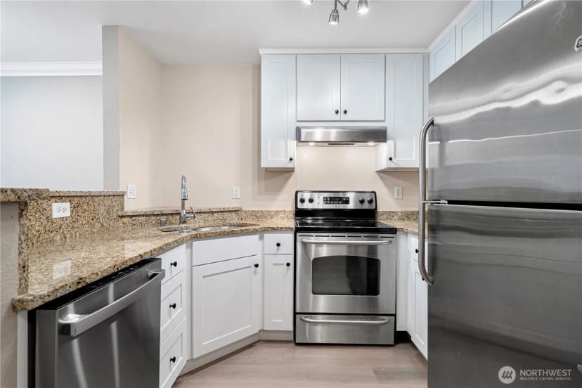 Property photo for 621 5th Ave N #103, Seattle photo 7