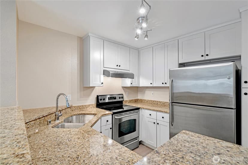 Property photo for 621 5th Ave N #103, Seattle photo 5