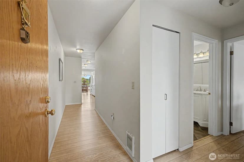 Property photo for 101 Pine Avenue #303, Snohomish photo 3